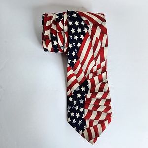 Van Heusen Corporate Casual Patriotic US Flag Necktie, Stars and Stripes Tie